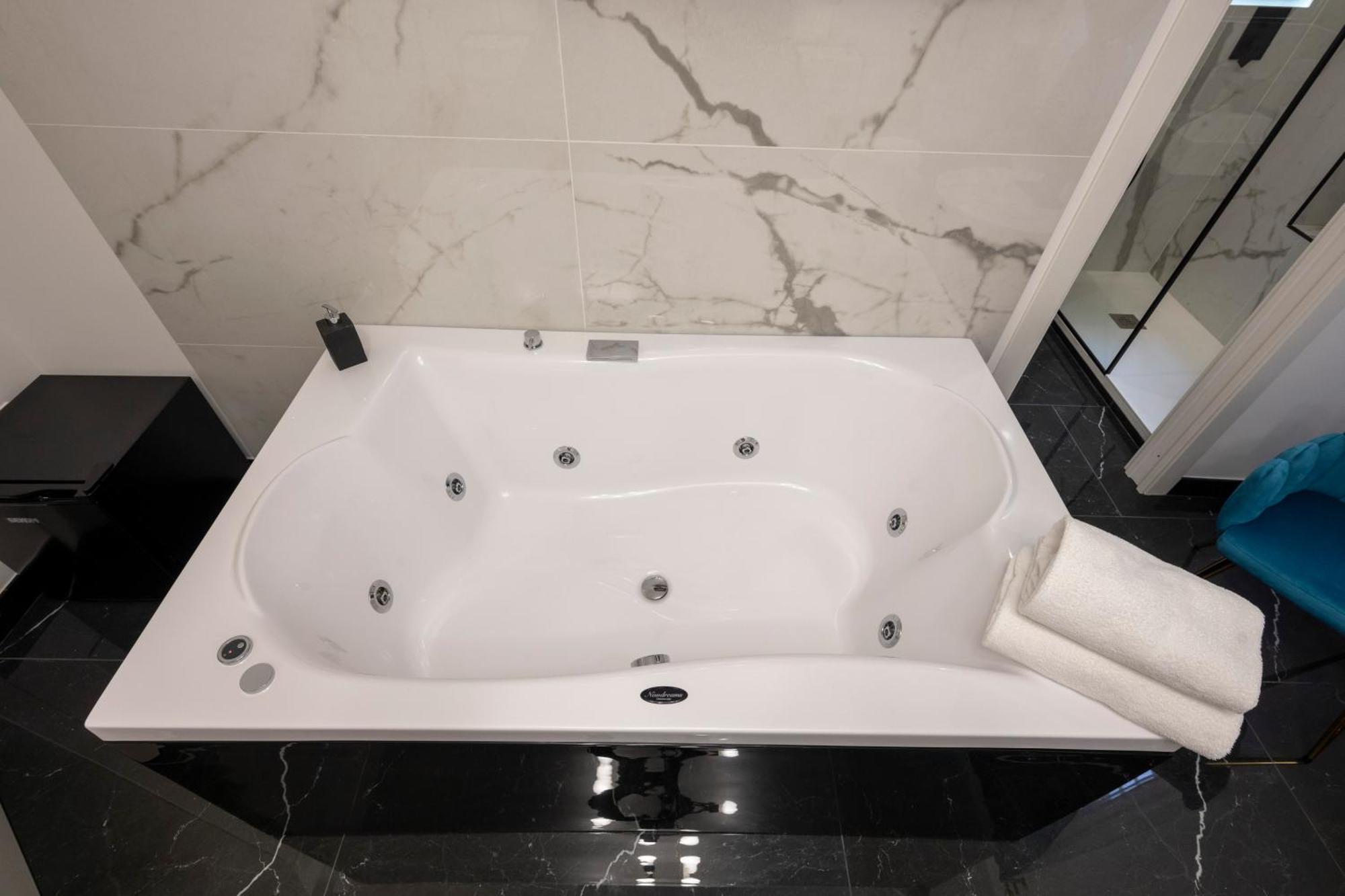 Jacuzzi Rooms Vatican Museum Roma Exterior foto